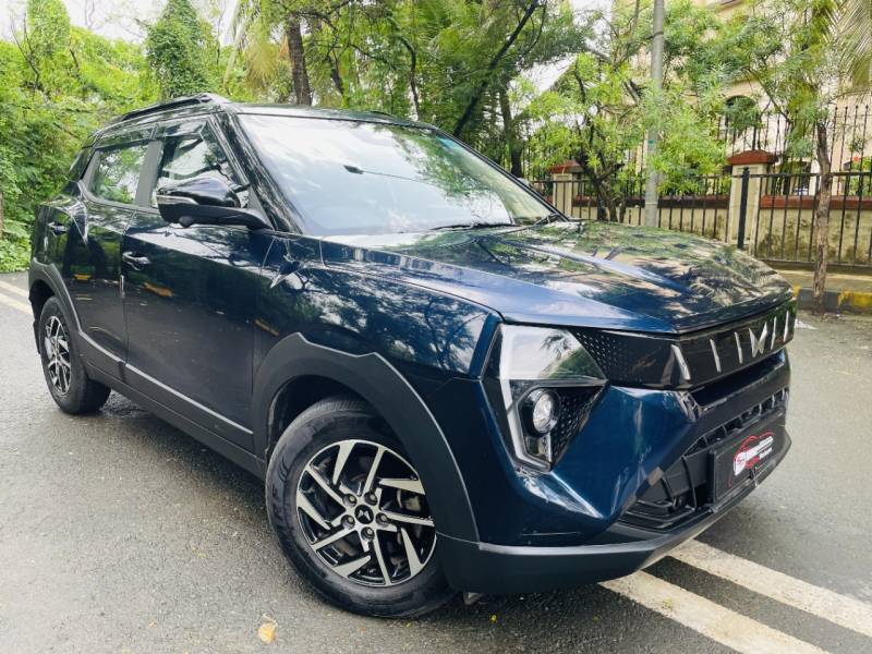 Mahindra XUV 3XO AX5L 1.2 Petrol AT