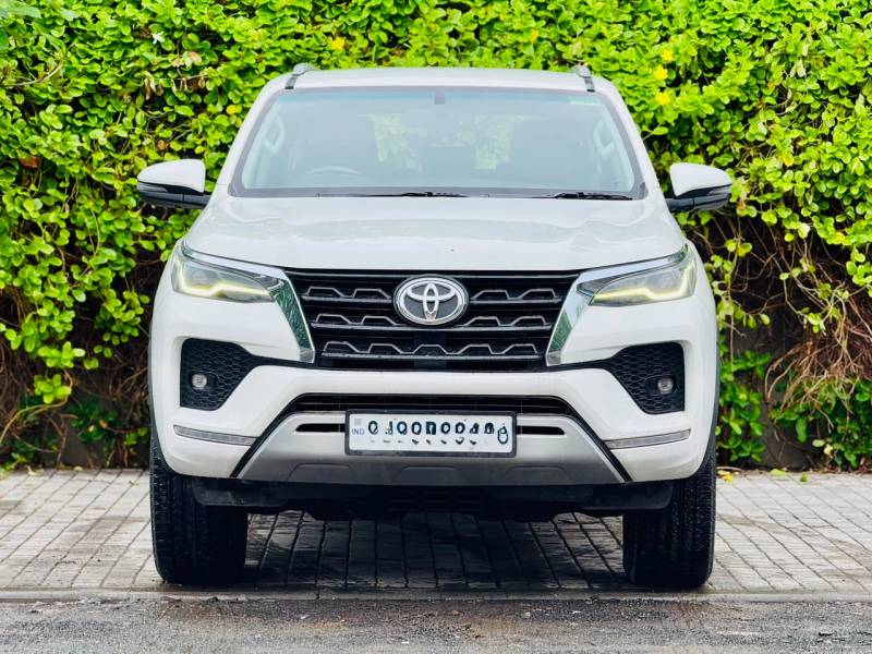Toyota Fortuner 4x2 AT