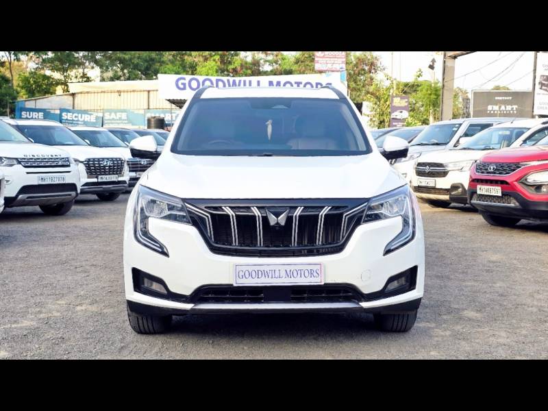 Mahindra XUV700 AX 7 Luxury Pack Diesel MT 7 STR
