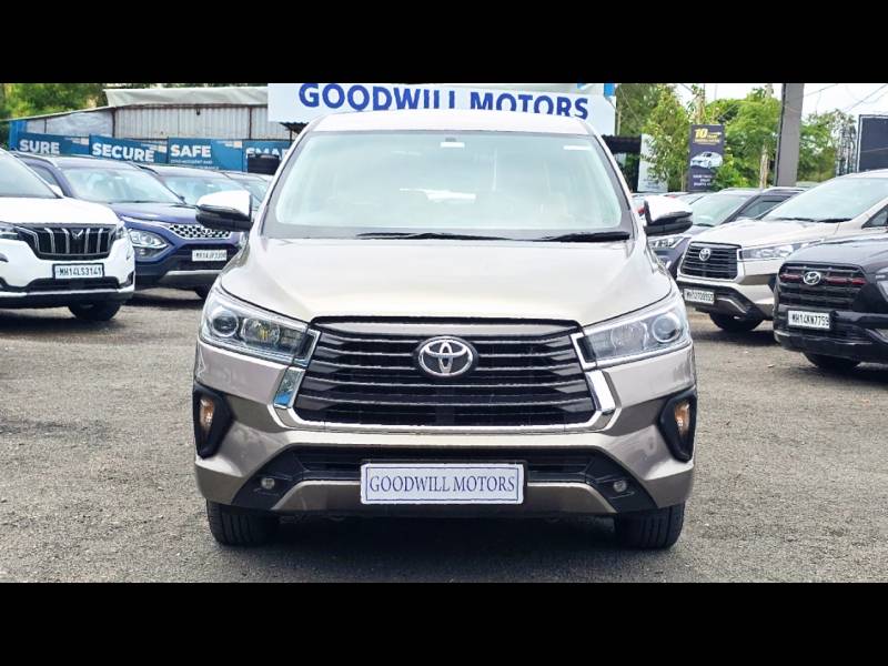 Toyota Innova Crysta 2.4 ZX 7 STR