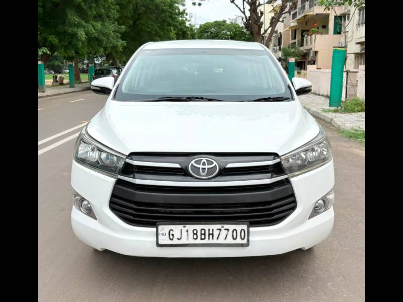 Toyota Innova Crysta 2.4 GX 8 STR
