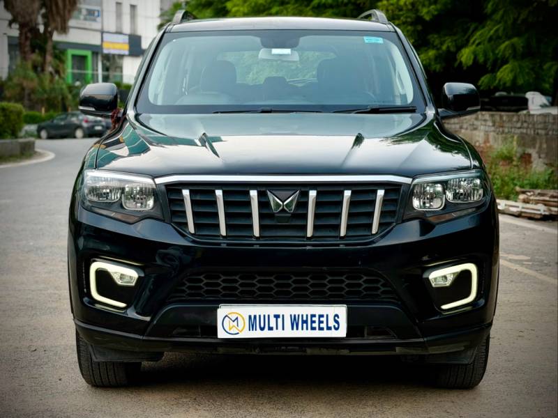Mahindra Scorpio-N Z4 Petrol MT 7 STR