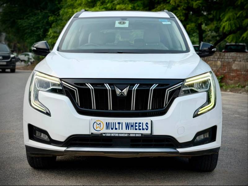Mahindra XUV700 AX5 Petrol MT 7 STR