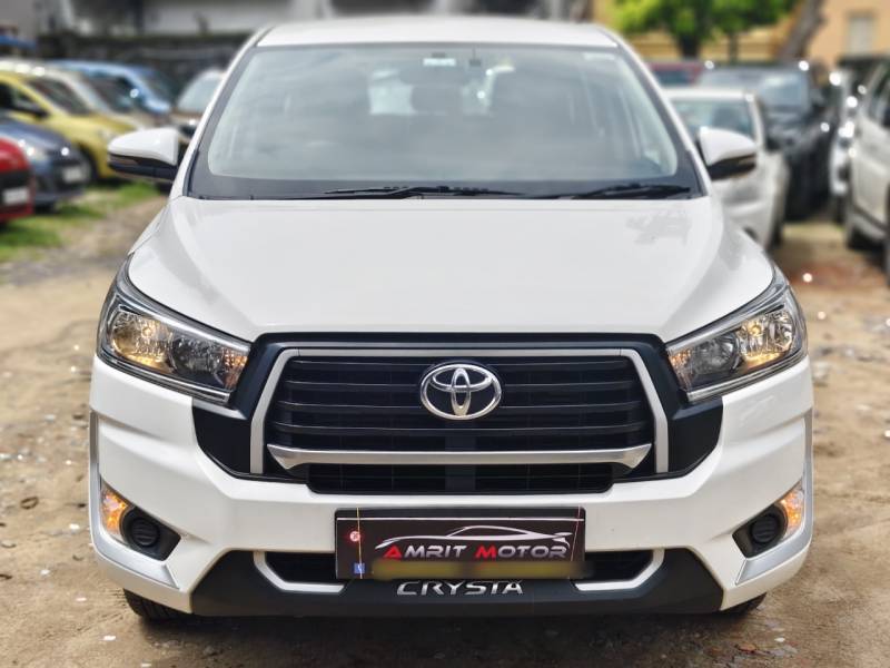 Toyota Innova Crysta GX Plus 8 STR