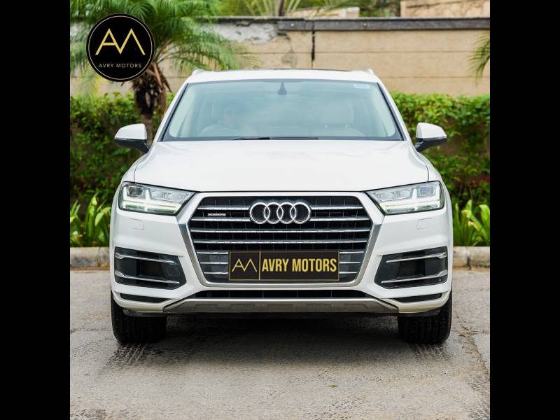 Audi Q7 40 TFSI Premium Plus