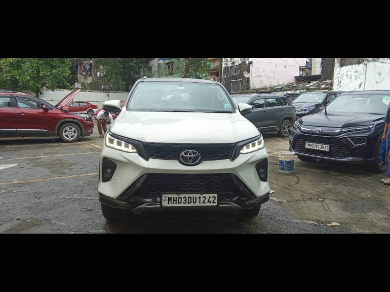 Toyota Fortuner Legender 4X2 AT 2.8 Legender