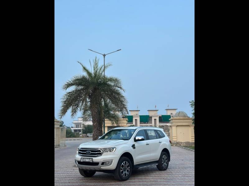 Ford Endeavour Titanium Plus 2.0 4x2 AT