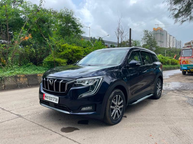 Mahindra XUV700 AX7 Luxury Pack Petrol AT 7 STR