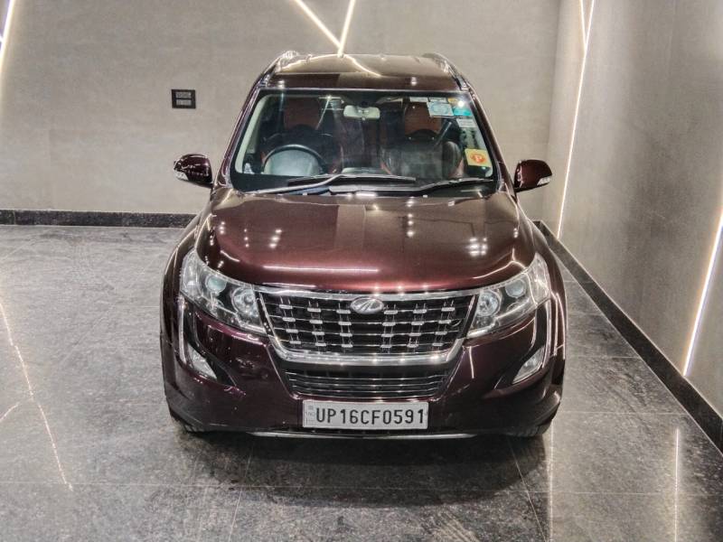 Mahindra XUV500 W7 AT