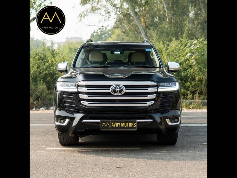 Toyota Land Cruiser V8 Petrol