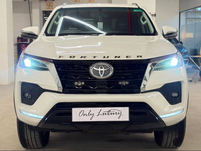 Toyota Fortuner 4X2 AT 2.8 Diesel