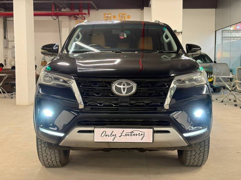 Toyota Fortuner 4X2 MT 2.8 Diesel