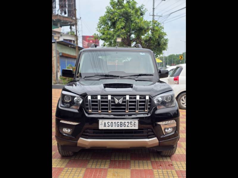 Mahindra Scorpio Classic S11 MT 7S
