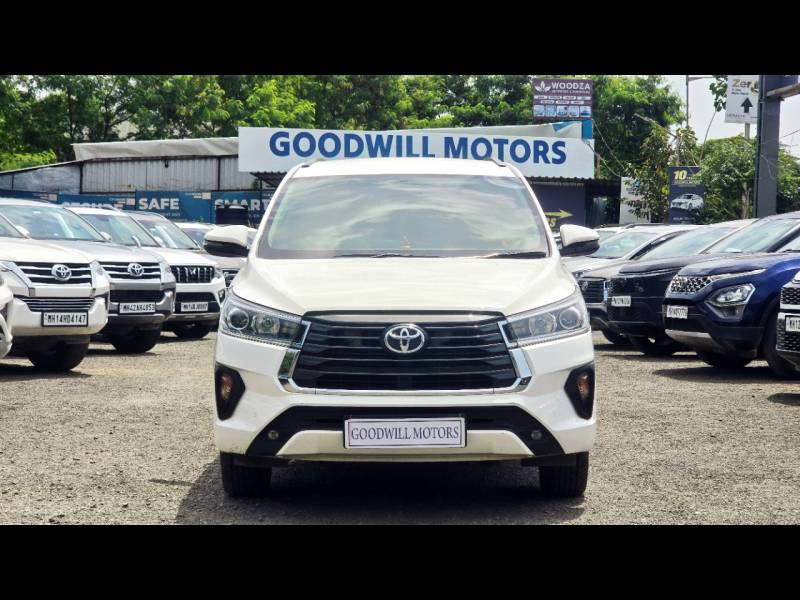Toyota Innova Crysta 2.4 VX 8 STR