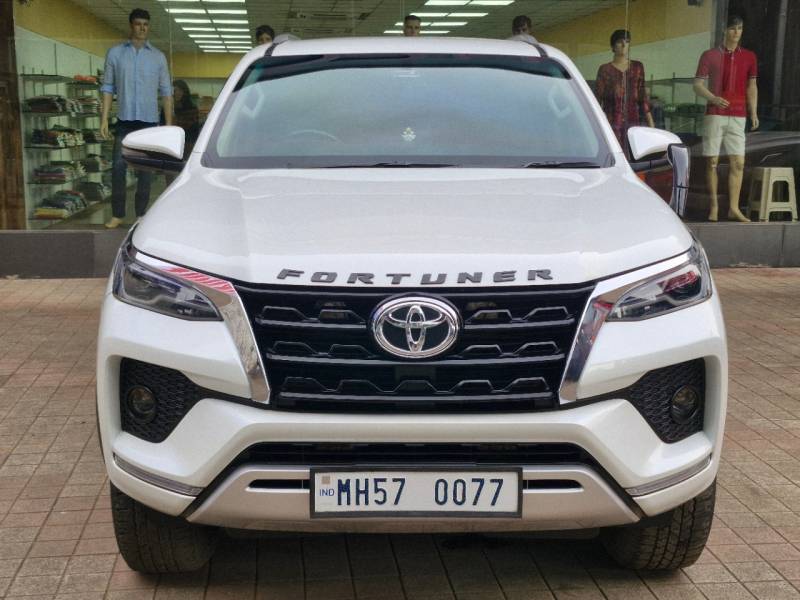 Toyota Fortuner 4x2 AT