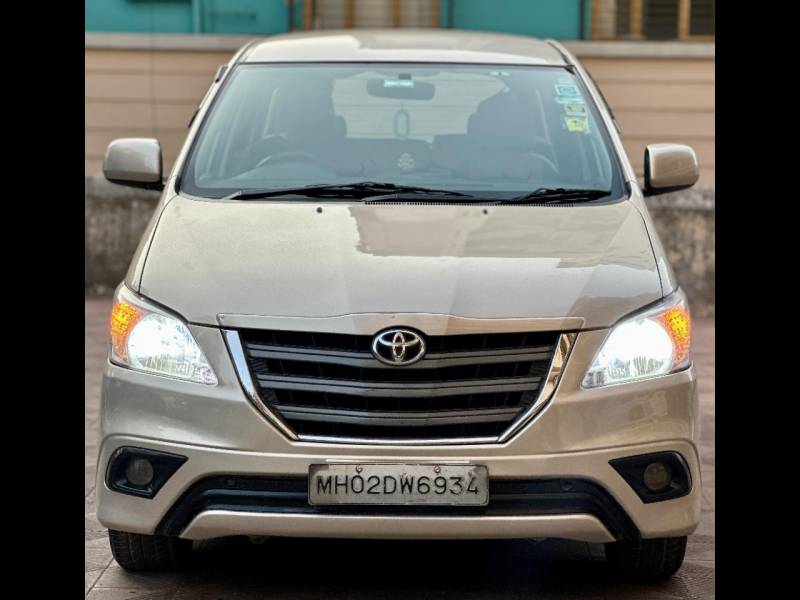 Toyota Innova 2.5 G BS IV 8 STR