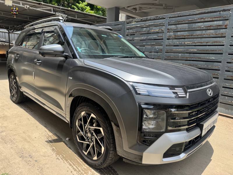 Hyundai Alcazar Signature (O) 6 STR 1.5 Petrol  DCT Dual Tone