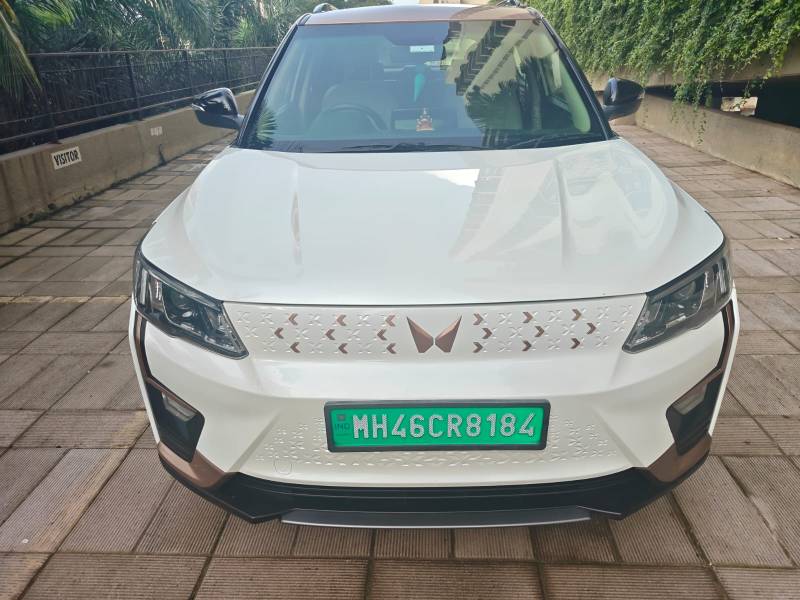 Mahindra XUV400 EL Pro 34.5 kWh Dual Tone