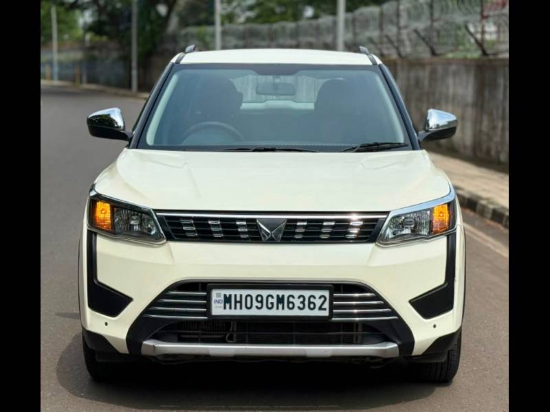 Mahindra XUV 300 W6 1.2 Petrol