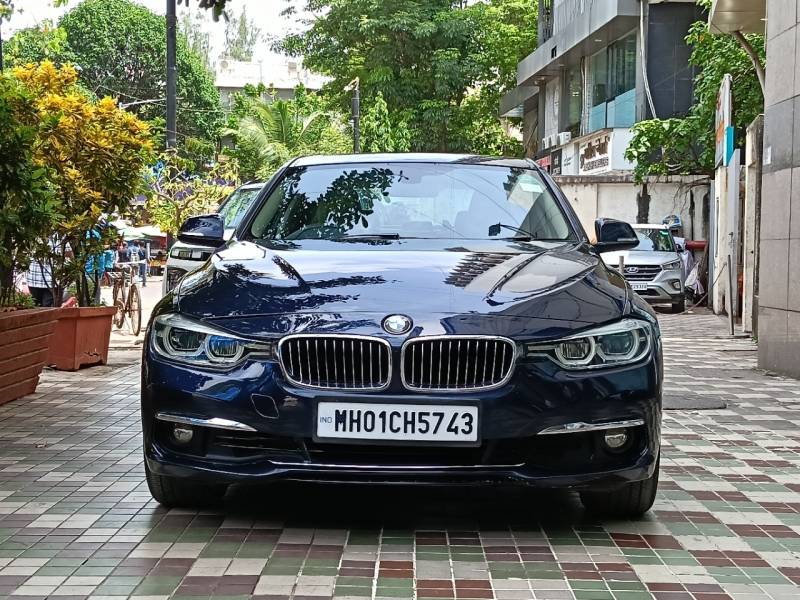BMW 3 Series 320i Luxury Line