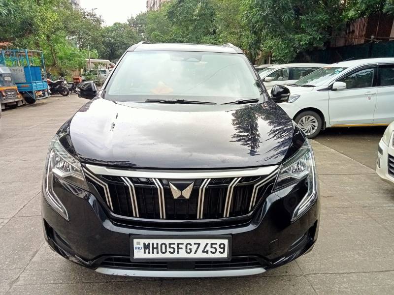 Mahindra XUV700 AX7 Luxury Pack Petrol AT 7 STR