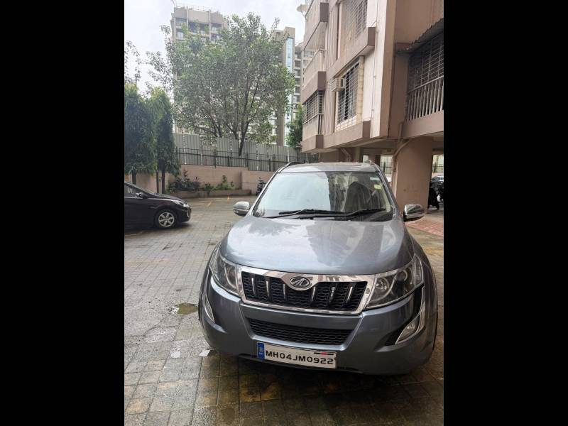 Mahindra XUV500 W10 FWD AT