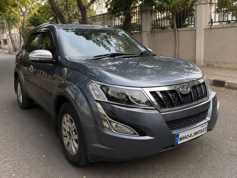 Mahindra XUV500 W10 FWD AT