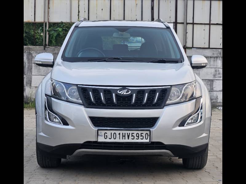 Mahindra XUV500 W10 FWD AT