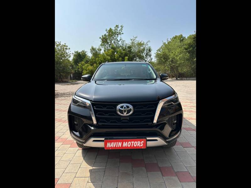 Toyota Fortuner 4x2 AT