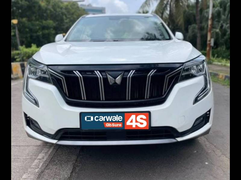 Mahindra XUV700 AX 7 Luxury Pack Petrol AT 6 STR