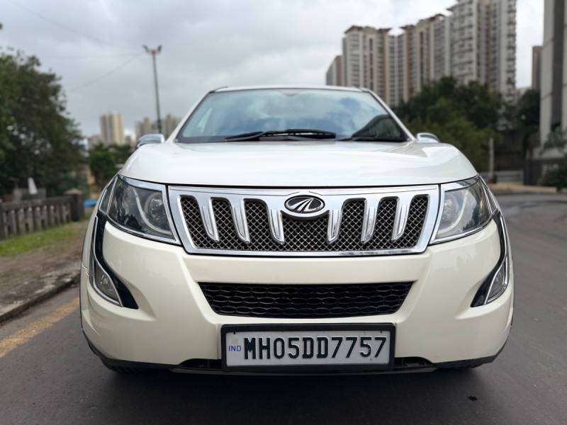 Mahindra XUV500 W10 AWD AT