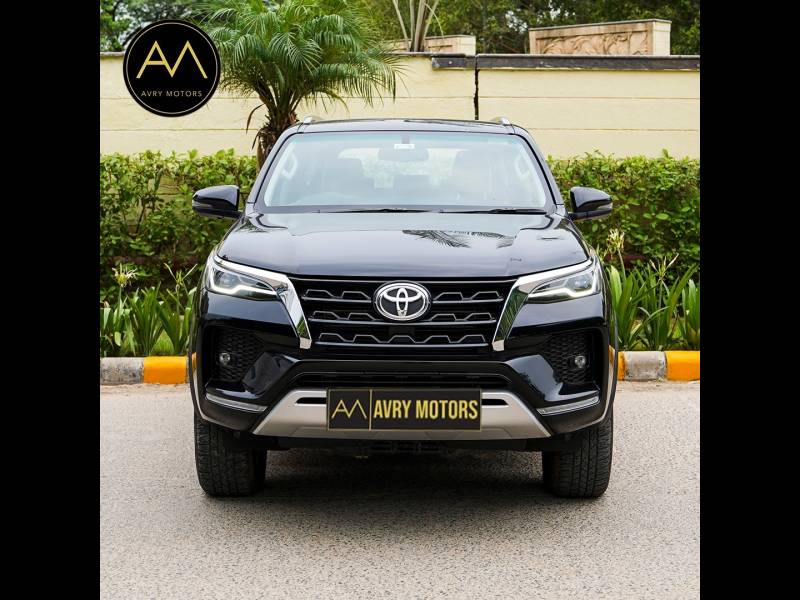 Toyota Fortuner 4X2 AT 2.8 Diesel