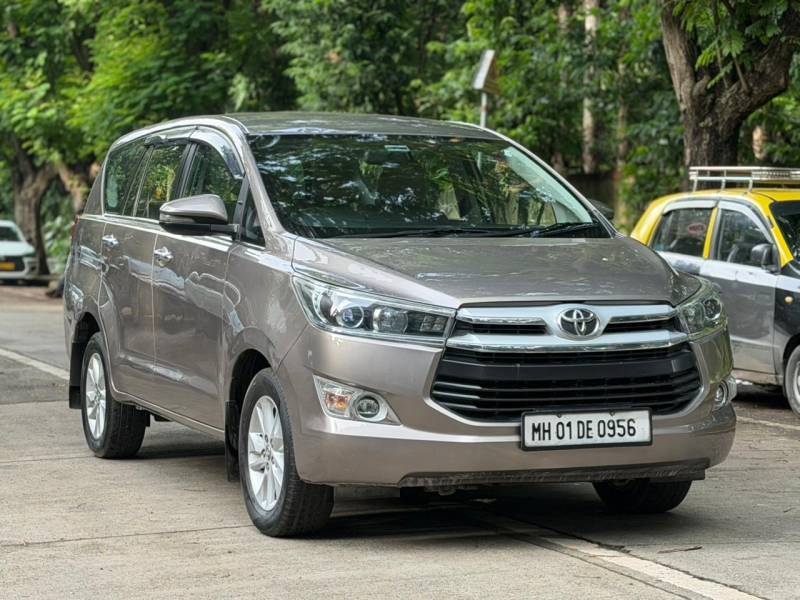 Toyota Innova Crysta 2.4 V Diesel