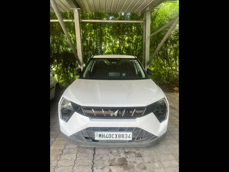 Mahindra XUV 3XO AX5 1.2 Petrol AT