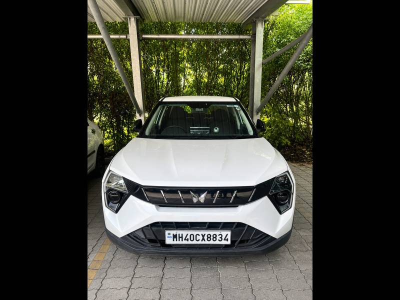 Mahindra XUV 3XO AX5 1.2 Petrol AT
