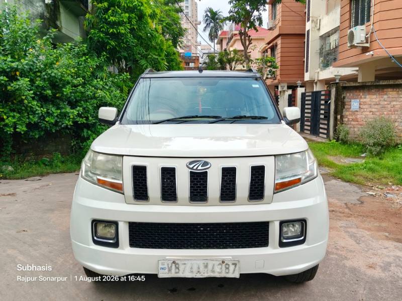 Mahindra TUV300 T8