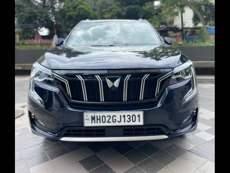 Mahindra XUV700 AX7 Luxury Pack Petrol AT 7 STR
