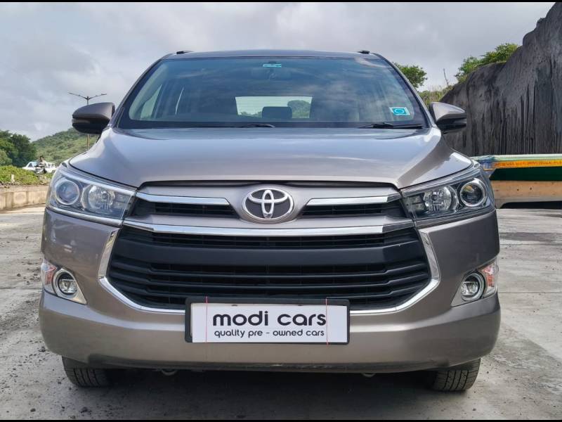 Toyota Innova Crysta 2.4 V Diesel
