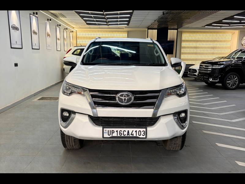Toyota Fortuner 4x2 AT
