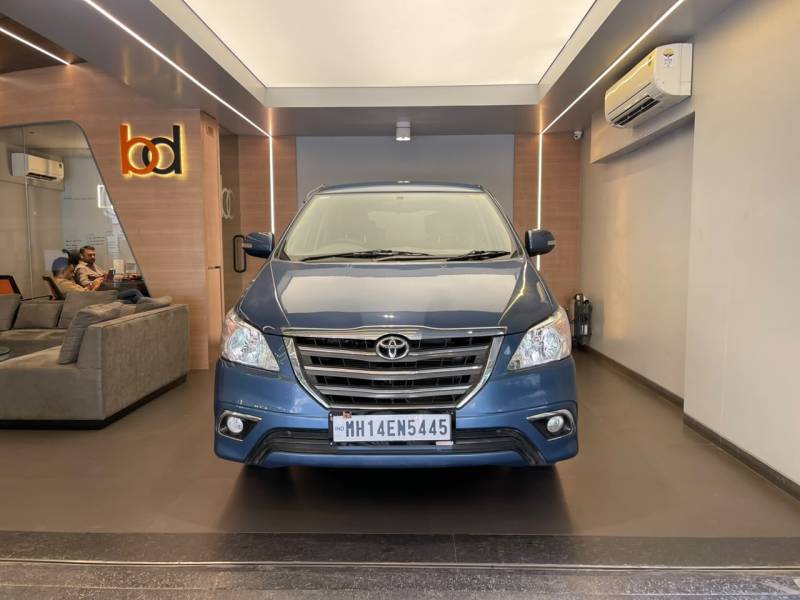 Toyota Innova 2.5 ZX 7 STR BS-III