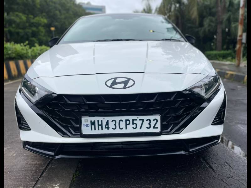 Hyundai i20 Asta (O) 1.2 IVT Dual Tone