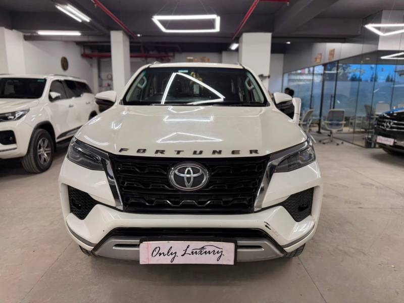 Toyota Fortuner 2.8 4x4 AT