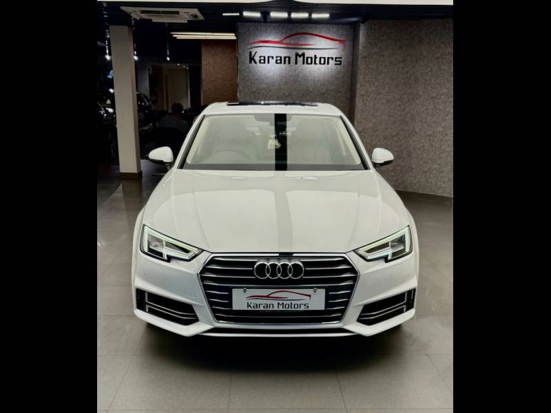 Audi A4 30 TFSI Premium Plus