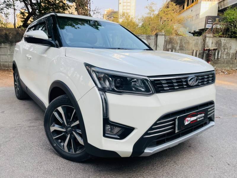 Mahindra XUV 300 W8 (O) 1.5 Diesel AMT