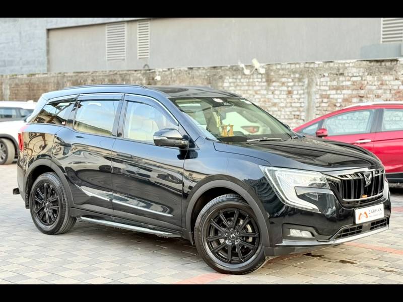 Mahindra XUV700 AX 7 Luxury Pack Diesel AT 7 STR