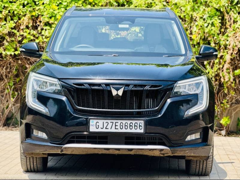 Mahindra XUV700 AX 7 Luxury Pack Diesel AT 7 STR