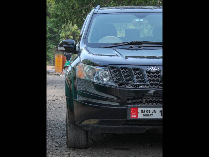 Mahindra XUV500 W8