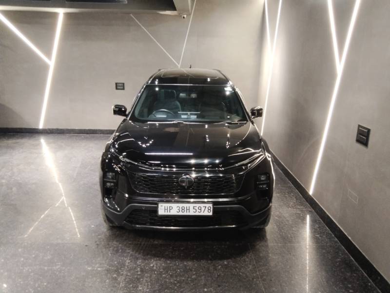 Tata Safari Accomplished Plus Dark Edition AT 7 STR