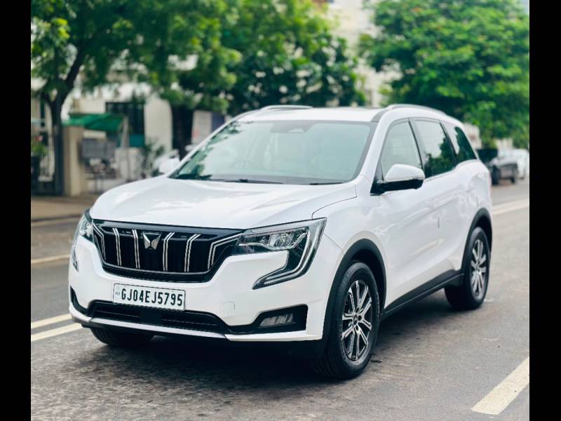 Mahindra XUV700 AX 7 Luxury Pack Diesel AT 7 STR
