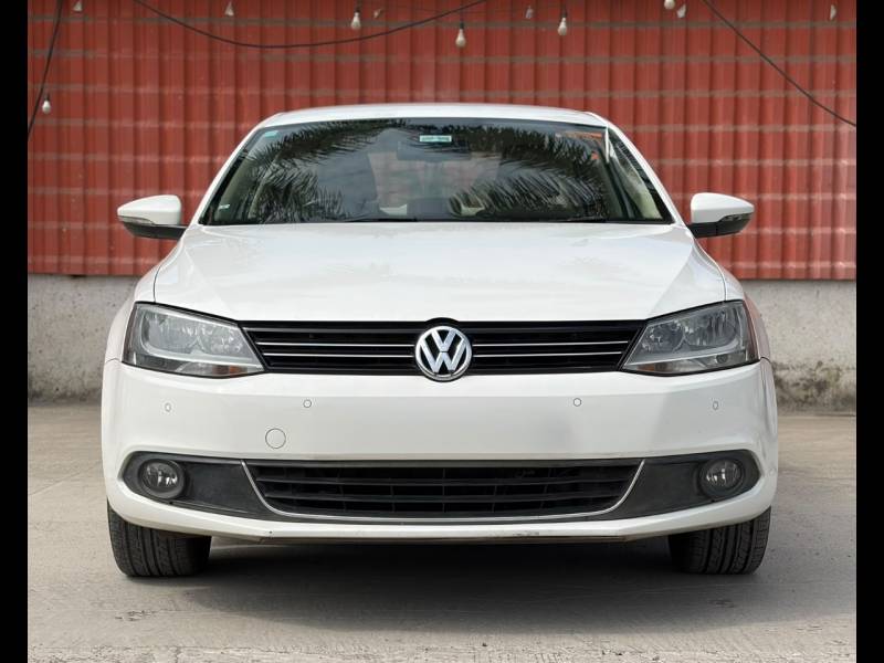 Volkswagen Jetta Highline TDI (AT)